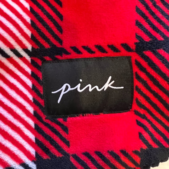 LAST TWO!!!  BNIP Pink Victoria’s Secret Red Plaid Sherpa Blanket - Picture 7 of 9